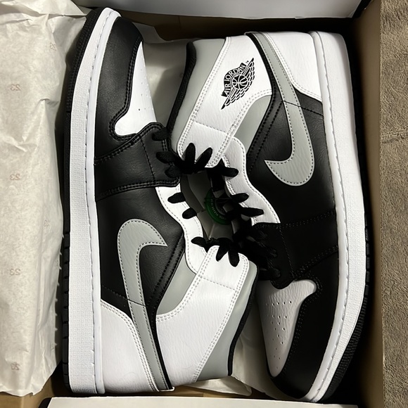 Jordan 1 Mid White Shadow DS - Picture 2 of 6